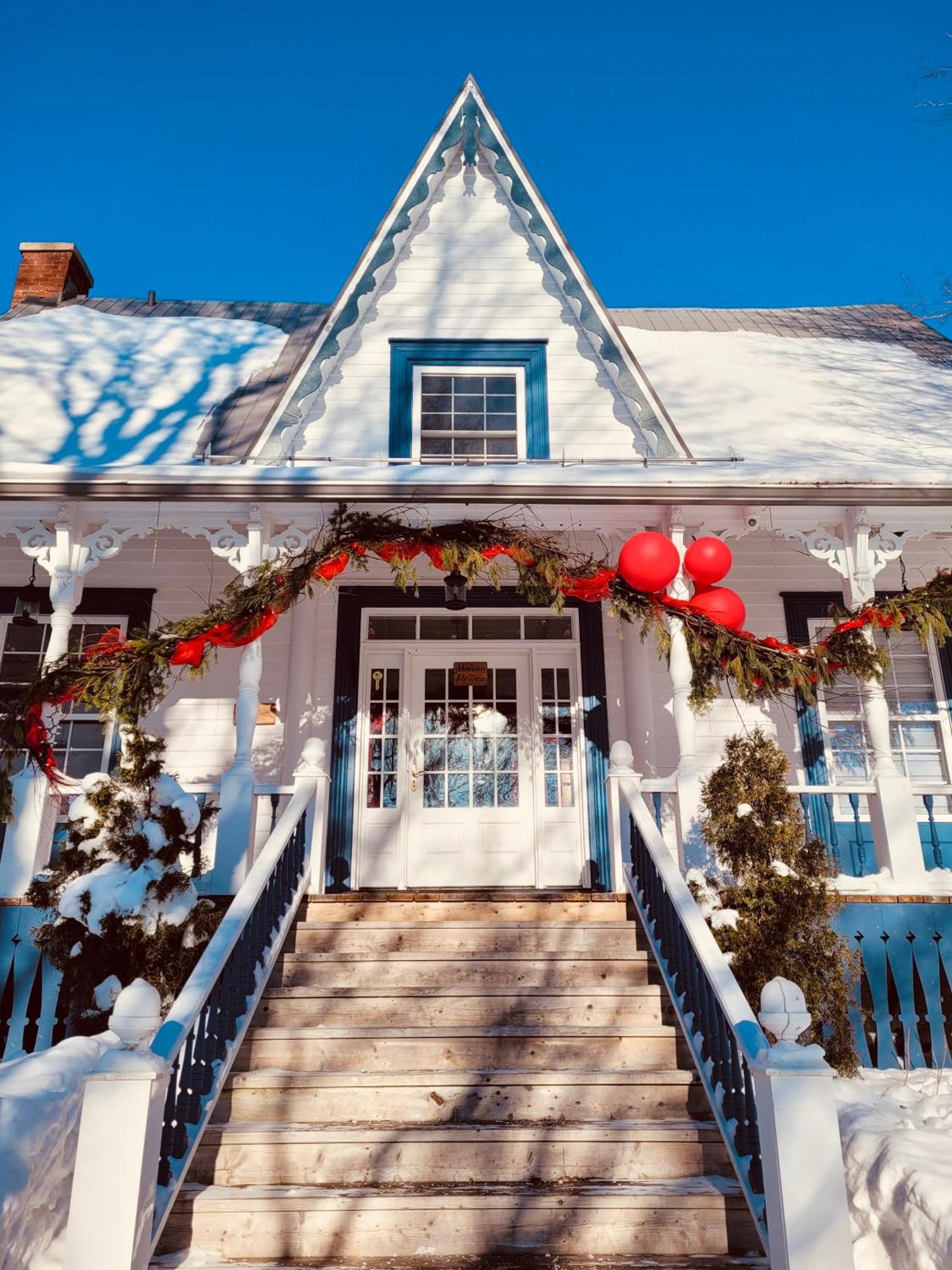 Auberge Sous Les Arbres Gaspé エクステリア 写真