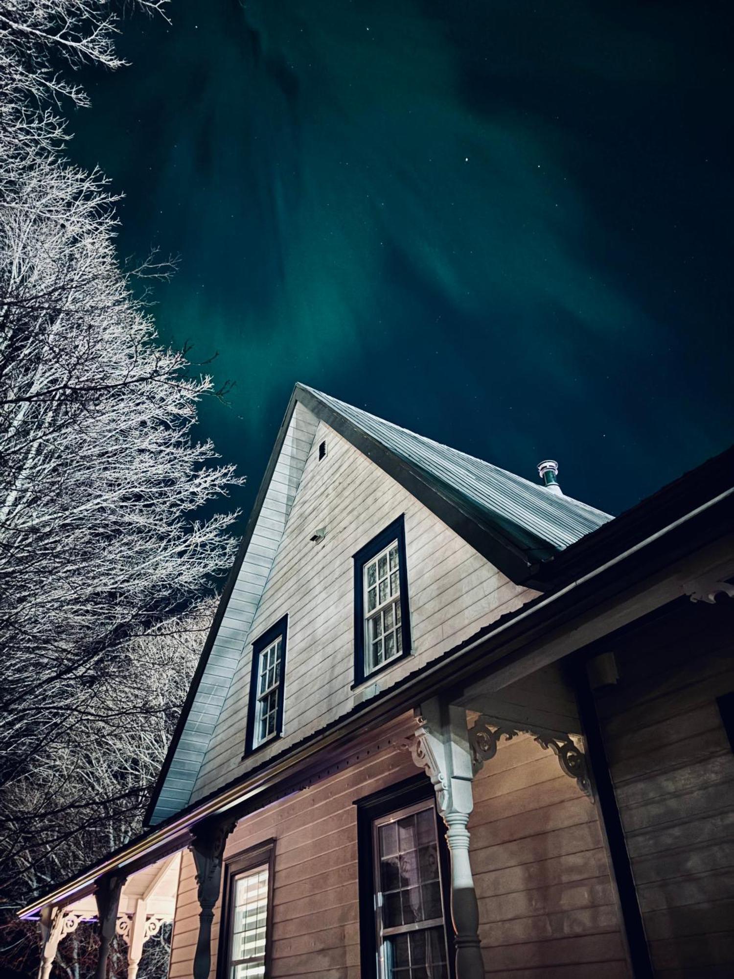 Auberge Sous Les Arbres Gaspé エクステリア 写真